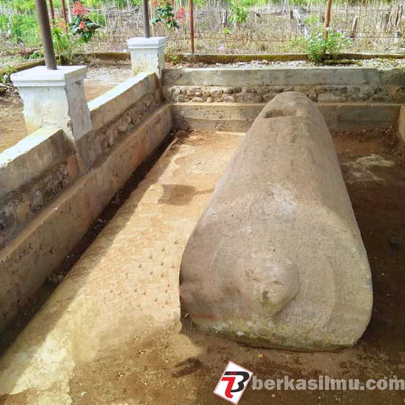 Batu larung peninggalan megalitik
