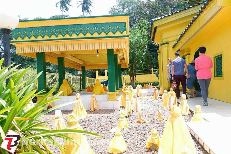 Foto Kompleks Makam Engku Puteri Raja Hamidah