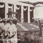 Presiden Sukarno membacakan Dekrit Presiden 5 Juli 1959