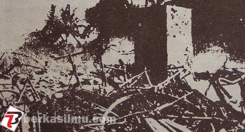 RIS Berdiri dan Pemberontakan di Berbagai Wilayah Indonesia 4 Foto Sebuah desa yang dibakar DI TII