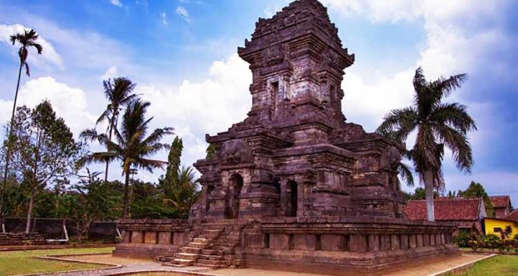 2 Kerajaan Hindu-Buddha di Indonesia Paling Populer